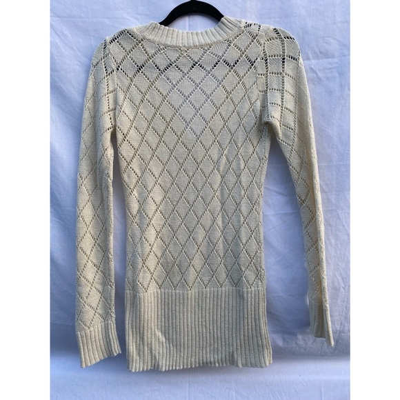 Cafe Brand Cute V-Neck Knit Sweater - Picture 7 of 8